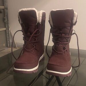 Thermolite Women's Winter Boots in Burgundy